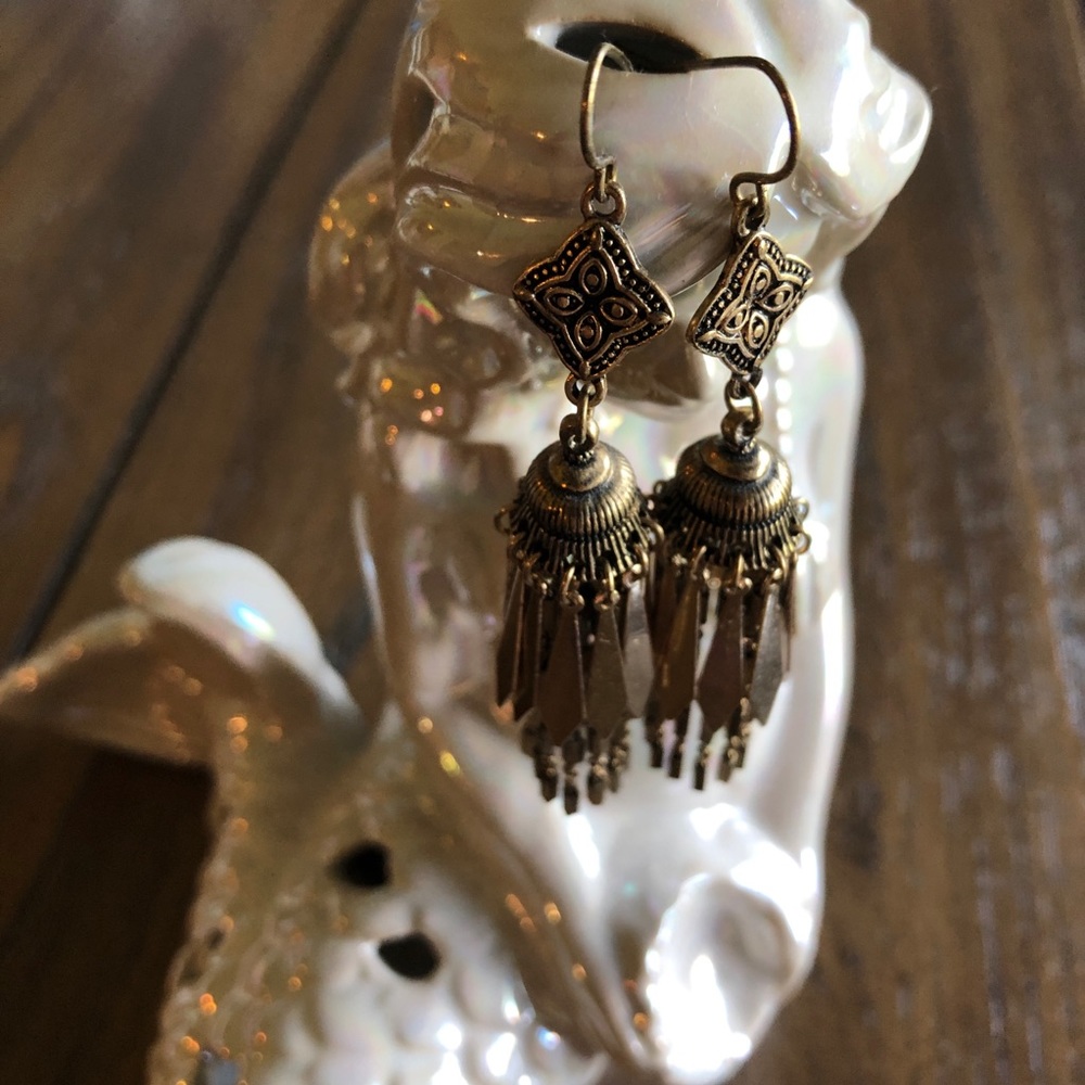 COPY - 🌺 3/$12 Charming Charlie Tassel Earrings